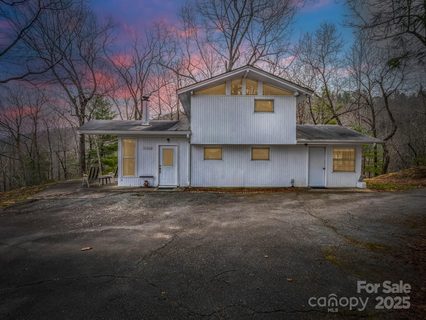675 Foster Hill Drive sold home in Blue Ridge Estates, Hendersonville, NC