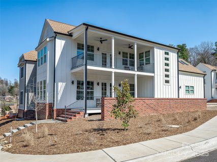 60 Skyvue Court sold home in Skyvue Village, Saluda, NC
