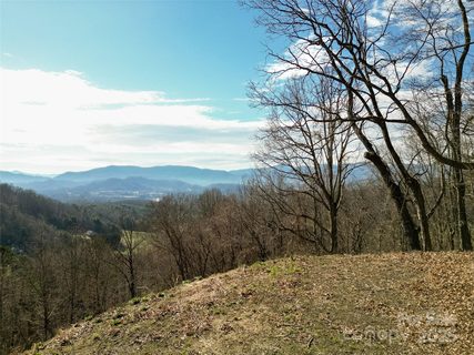 00 Rimesdale Way active home in Junaluska Highlands, Waynesville, NC