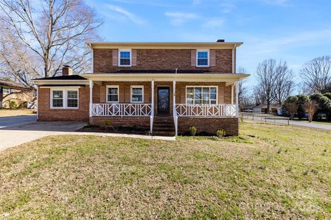 305 Plantation Drive sold home in White Plains, Kings Mountain, NC