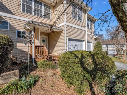 112 Farm Lane sold home in Glens Of Aberdeen, Mills River, NC