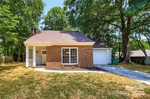8515 Mission Hills Road sold home in Old Oaks, Charlotte, NC