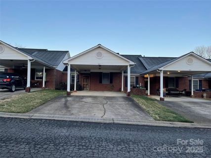 19915 Oak Leaf Circle sold townhome in Twin Oaks, Cornelius, NC