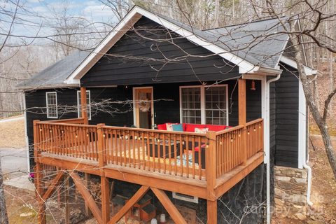 19 Smokey Mountain Drive sold home in Smoky Mountain Estates, Swannanoa, NC