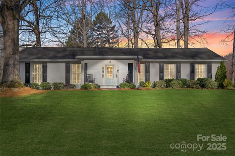 3830 Lovett Circle