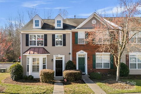 7364 Laurel Valley Road sold townhome in The Mews at Laurel Valley, Charlotte, NC