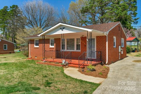602 Dallas Spencer Mountain Road sold home in Cedarwood Acres, Dallas, NC