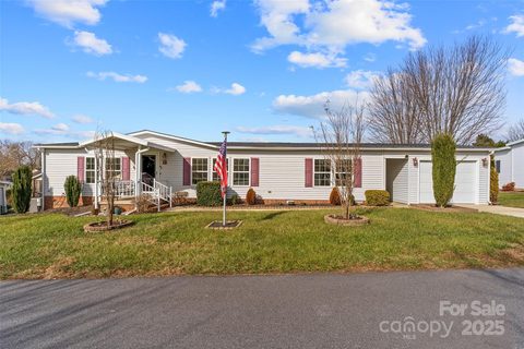 7 N Marjorie Lane sold home in White Oak Village, Hendersonville, NC