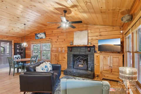 680 Creekside Drive sold home in Horseshoe Cove, Maggie Valley, NC