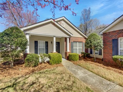 2924 Zion Renaissance Lane sold condo in Village Glen, Charlotte, NC