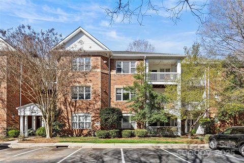 5601 Fairview Road 24 sold condo in Wren Crest, Charlotte, NC