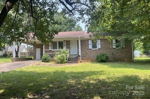 1327 1 2 Crestview Drive sold home in Fairway Heights, Shelby, NC