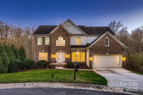 2835 Peverell Lane