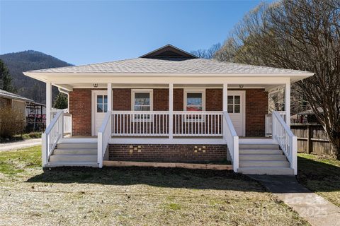 112 Powell Street sold home in Beacon Village, Swannanoa, NC