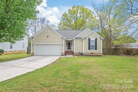 11404 Larix Drive sold home in Cedarbrook, Charlotte, NC