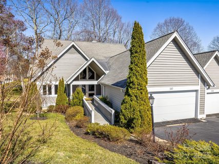 140 Overlook Drive active home in Kenmure, Flat Rock, NC