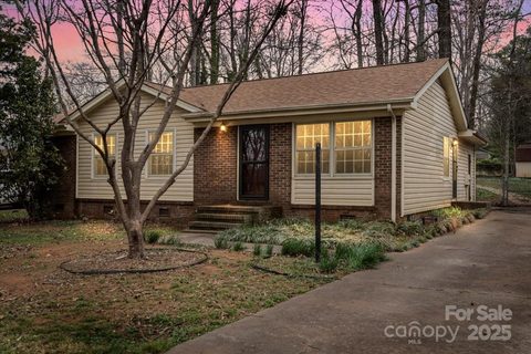 515 Culloden Court sold home in Deerwood, Charlotte, NC