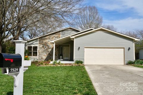 7529 Sheffingdell Drive sold home in Cedar Woods, Charlotte, NC