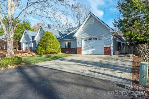 9 Village Parkway sold townhome in Mountainbrook Village, Black Mountain, NC