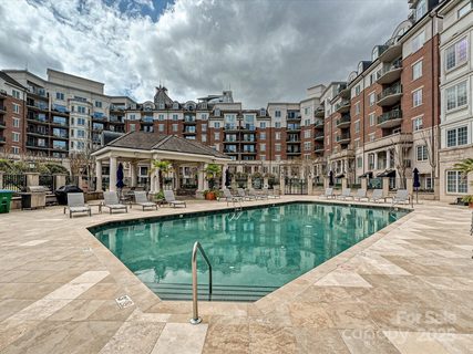 300 W 5th Street 402