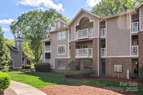 5001 Sharon Road H sold home in Chalcombe Court, Charlotte, NC