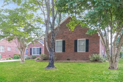 136 Ole Eastpointe Drive sold home in Ole Eastpointe, York, SC