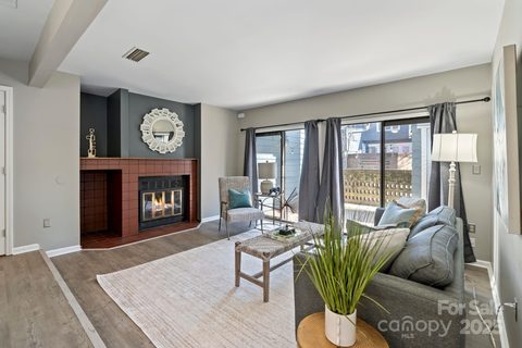 419 W 8th Street sold home in Springfield Square, Charlotte, NC