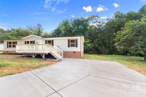 141 Lakewind Drive sold home in Quail Hill, Mooresville, NC