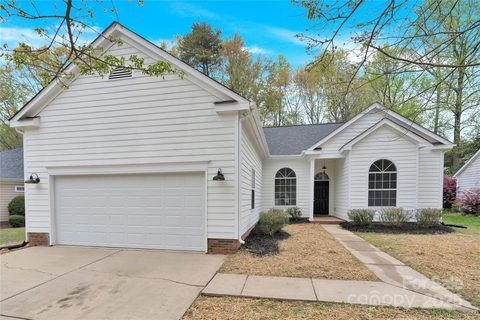 5923 Carriage Oaks Drive sold home in Carriage Oaks, Charlotte, NC