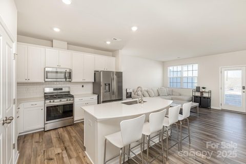 6048 Chelsea Oaks Ridge sold townhome in Windhaven, Tega Cay, SC