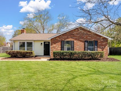 8539 Glenway Court sold home in Walden on Carmel, Charlotte, NC