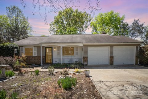 12200 Red Hickory Lane sold home in Twelve Oaks, Charlotte, NC