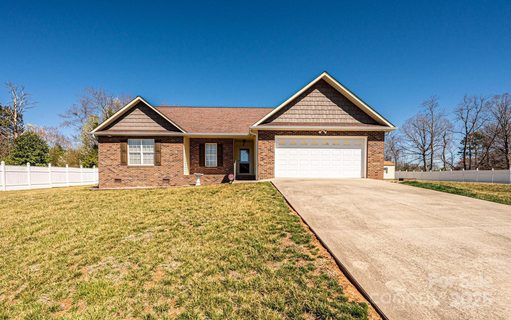 9027 Mccray Farms Drive sold home in McCray Farms, Hickory, NC