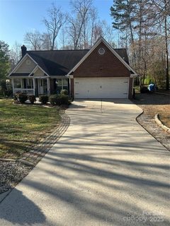 7144 Hunters Bluff Drive sold home in Hunters Bluff, Denver, NC