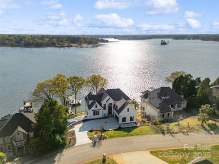 7116 Topsail Circle sold home in Anchorage, Tega Cay, SC