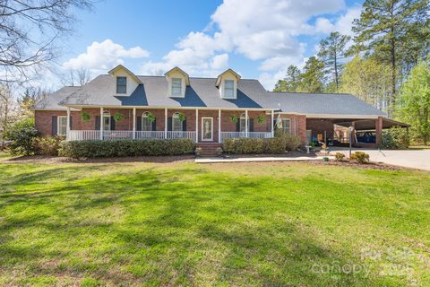 891 Silver Charm Lane sold home in Derby Downs, York, SC