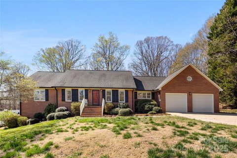 136 Boulder Drive sold home in Forest Hollow, Lincolnton, NC