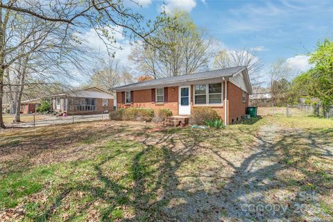 332 Spring Hill Drive sold home in Spring Hill, Matthews, NC