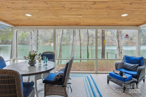 118 West Lake Drive