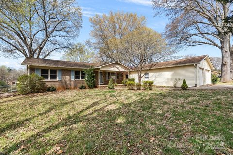 236 W Edison Drive sold home in Iredell Heights, Statesville, NC