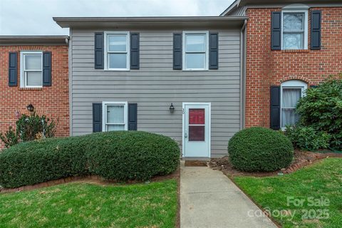 30 Sleepy Hollow Lane sold townhome in Sleepy Hollow, Swannanoa, NC