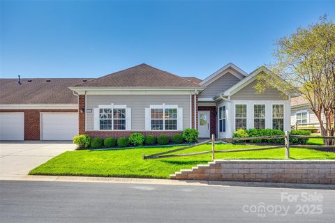 2107 N Castle Court sold townhome in St Andrews Village, Matthews, NC