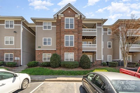 9810 Campus Walk Lane G sold condo in Campus Walk, Charlotte, NC