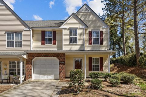 11929 Kings Castle Court sold home in Tyler Woods, Charlotte, NC
