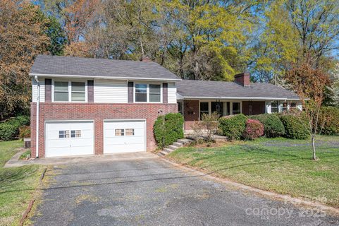 521 Hawthorne Lane sold home in Roland Park, Gastonia, NC