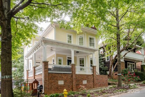 734 E 10th Street