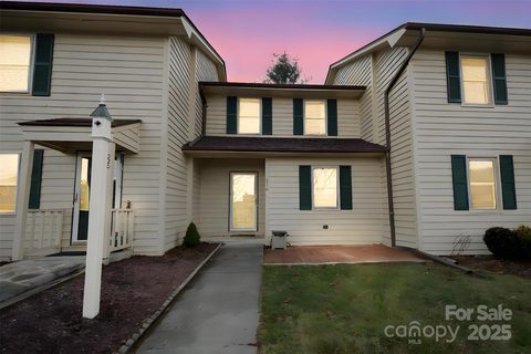 216 Carriage Lamp Court sold townhome in Kellwoods, Boone, NC