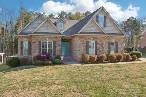 304 Wintergreen Court sold home in Hall Crossing, Kings Mountain, NC