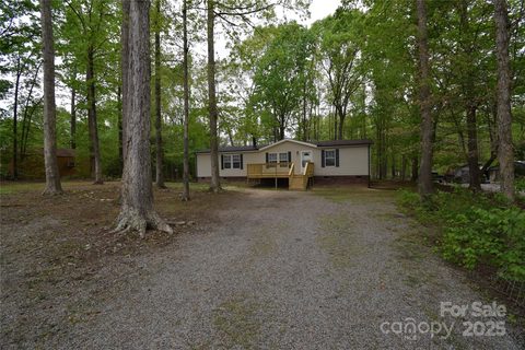 121 Silver Fox Court sold home in Fox Trail, Mount Holly, NC