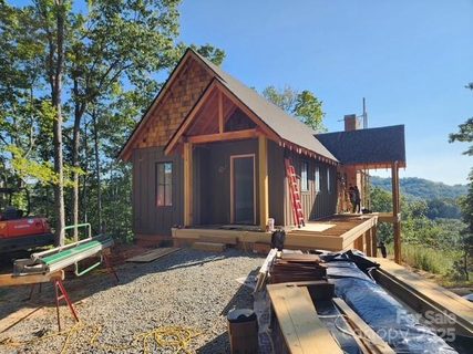 371 E Falls View Drive sold home in Stoney Brook, Pisgah Forest, NC